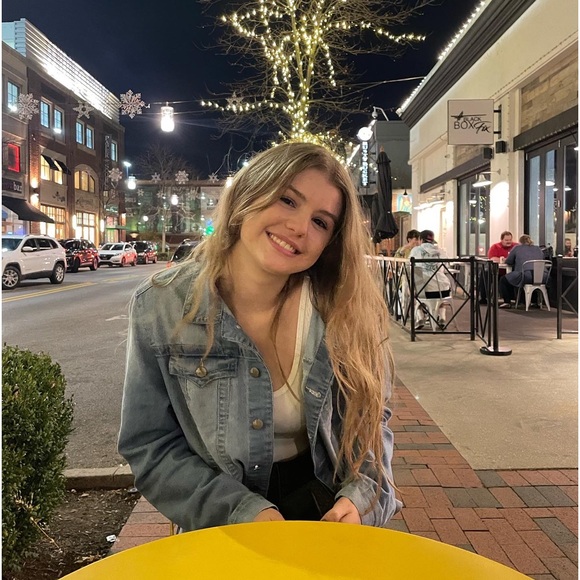 Meet your Posher, Morgan - Picture 3 of 3